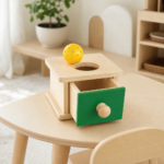 Krabička so zásuvkou a guľôčkou – Montessori pomôcka / Box se zásuvkou a kuličkou – Montessori pomůcka
