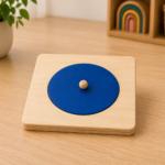Drevené Montessori puzzle s modrým kruhom a úchytom